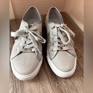 Women’s G By Guess “GG Backer 3”silver Glittery Sneakers 7.5 M